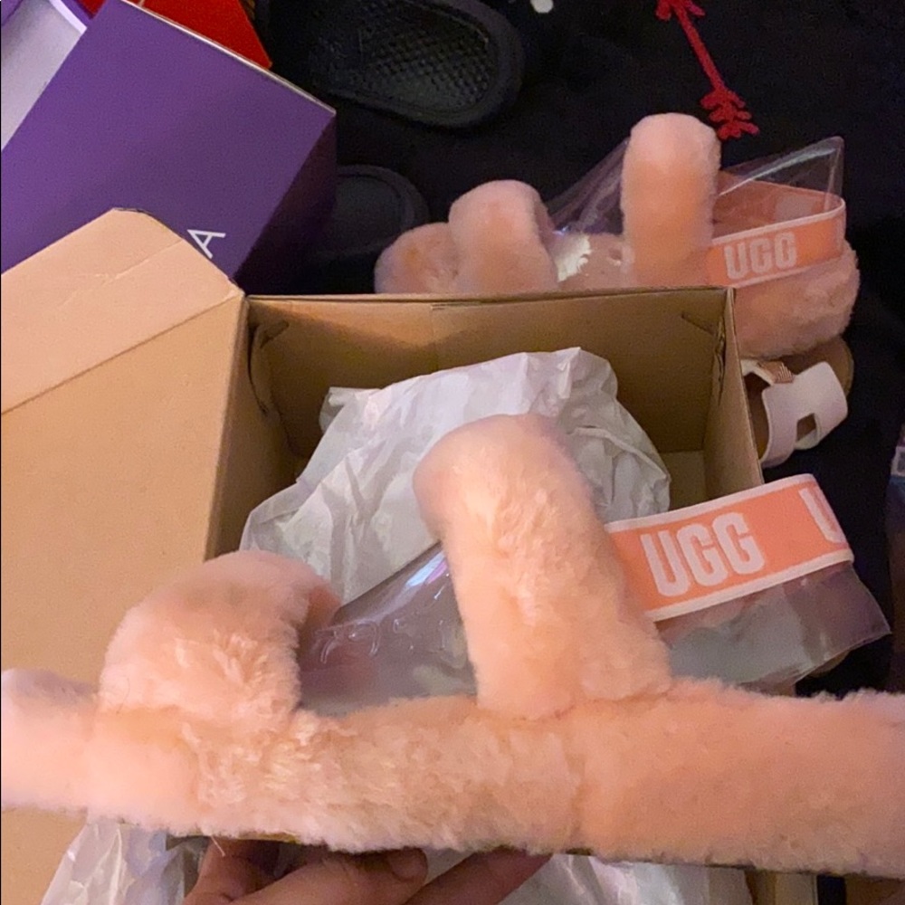 W oh yea pink Ugg’s